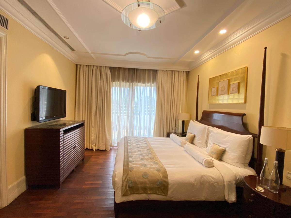 โรงแรมเดอะคลาริดจ์ส นิวเดลี ภายนอก รูปภาพ A bedroom at the Taj Bengal