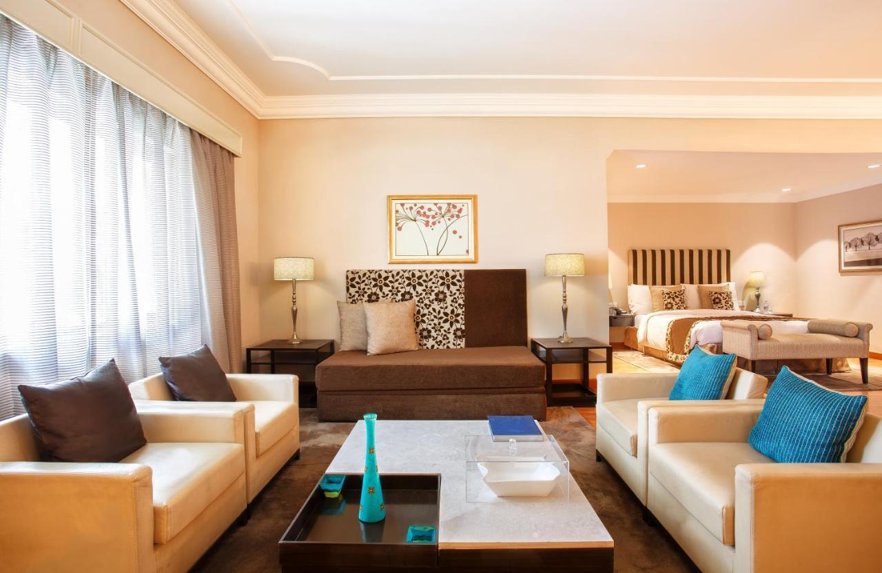 โรงแรมเดอะคลาริดจ์ส นิวเดลี ภายนอก รูปภาพ Suite at the Taj Mahal Palace, Mumbai