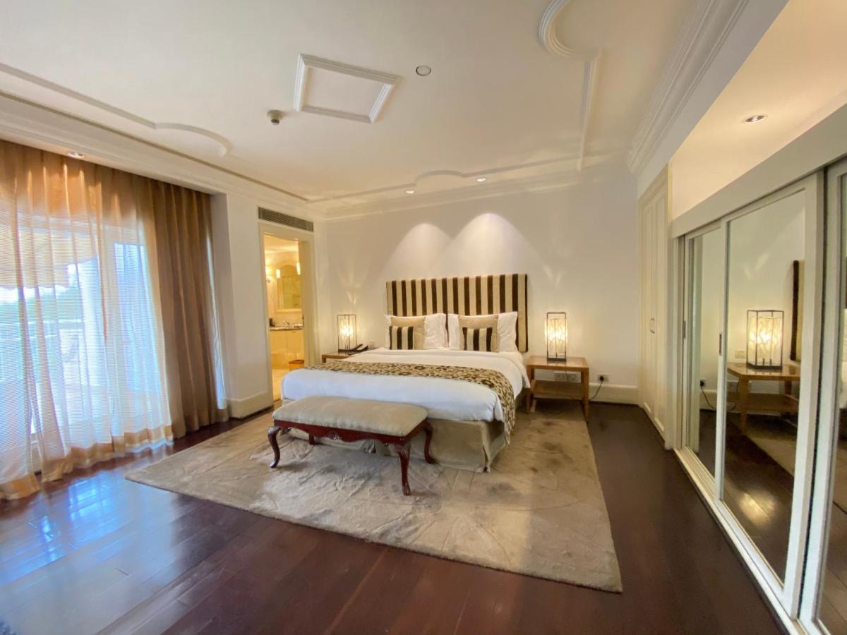 โรงแรมเดอะคลาริดจ์ส นิวเดลี ภายนอก รูปภาพ A bedroom at the Taj Bengal