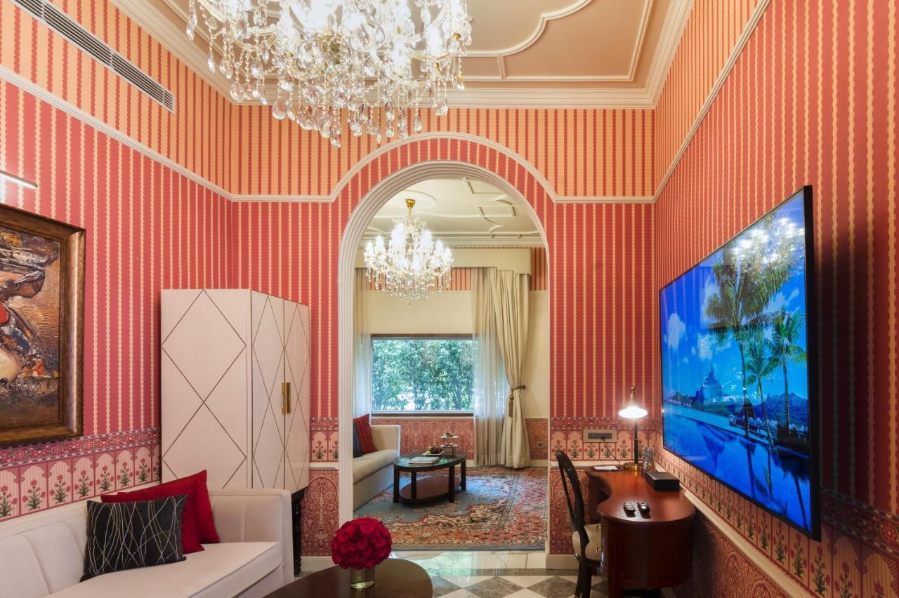โรงแรมเดอะคลาริดจ์ส นิวเดลี ภายนอก รูปภาพ A suite at the Taj Mahal Palace